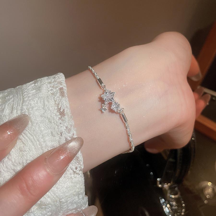 

Sparkling Five Point Star Zircon Bracelet for Women Luxury Fashion Minimalist Versatile Chic Jewelry