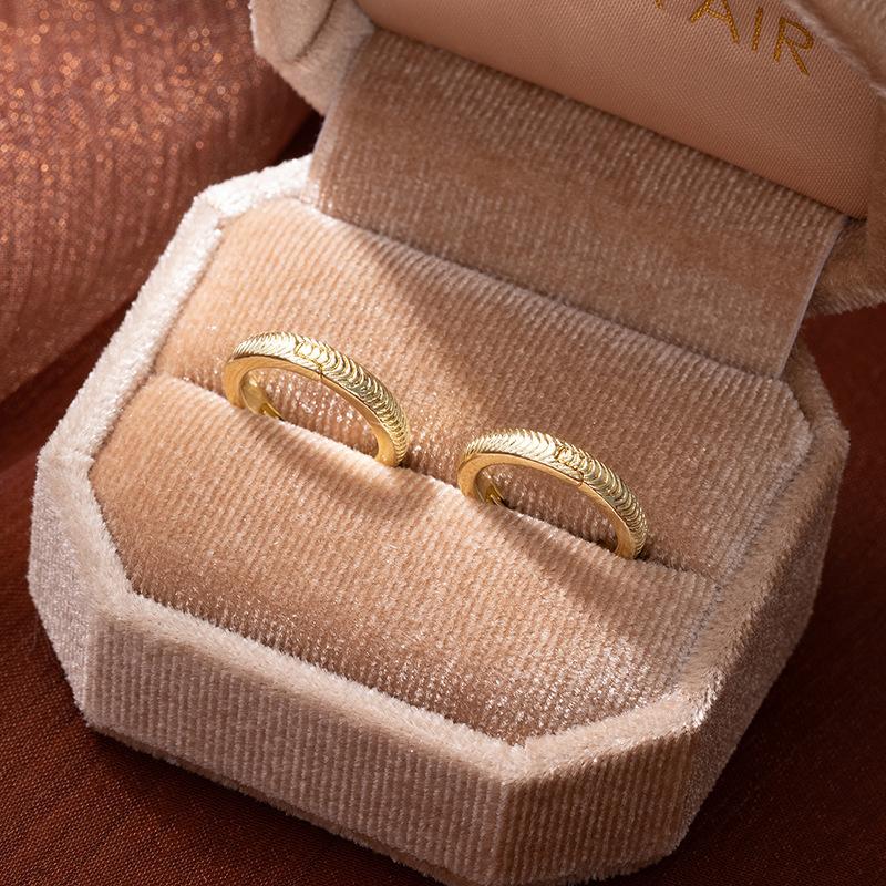 Stylish And Simple Earrings, Versatile Zircon Earrings, Personalized Versatile Gold-Plated High-End Retro Plain Ring Earrings.