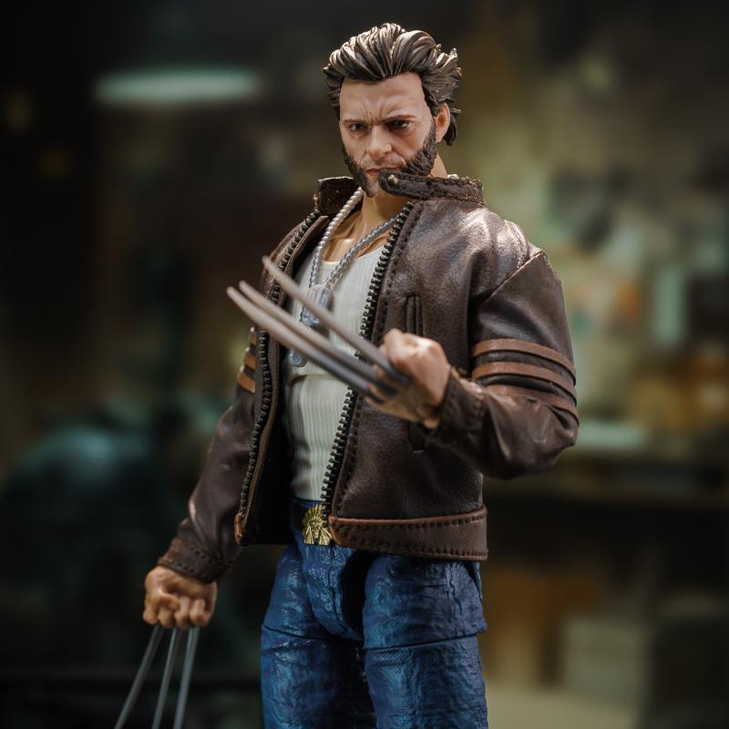 

[USED] Marvel Legends Wolverine 1/12 Scale Leather Jacket J99