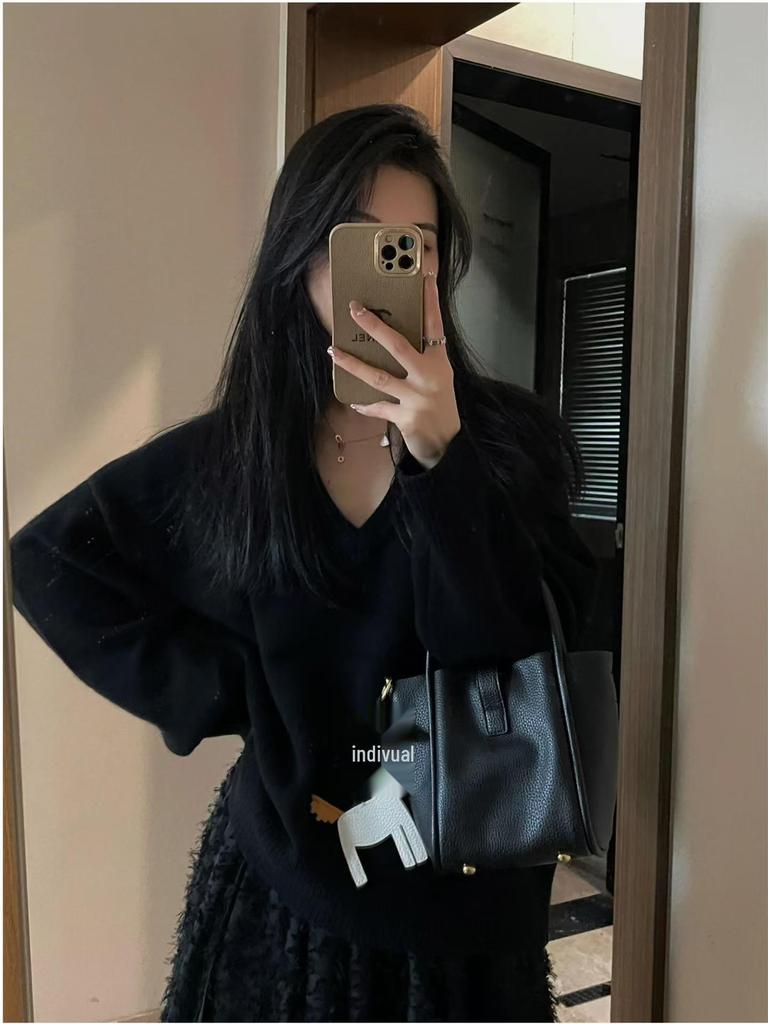 2024 Autumn/Winter Women's V-Neck Pure Wool Sweater - Loose Fit, Versatile, Slimming Knit Top