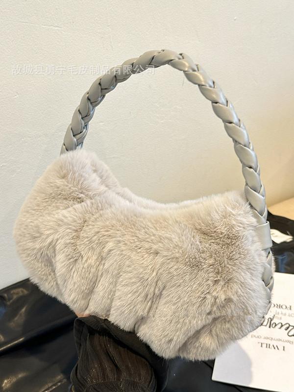 Elegant Shoulder Bag Braided Handbag Soft Plush Underarm Bag Women's Large Capacity Fashionable Lady Party Tote Bag Underarm