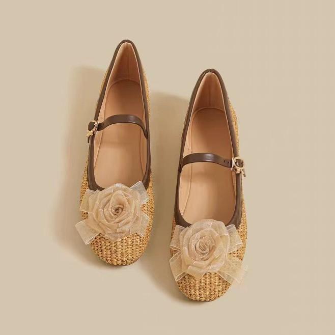 Fashion 2025 Spring and Summer New Women's Shoes Woven Hollow Design Sandals Square Toe Buckle Flat Shoes for Women