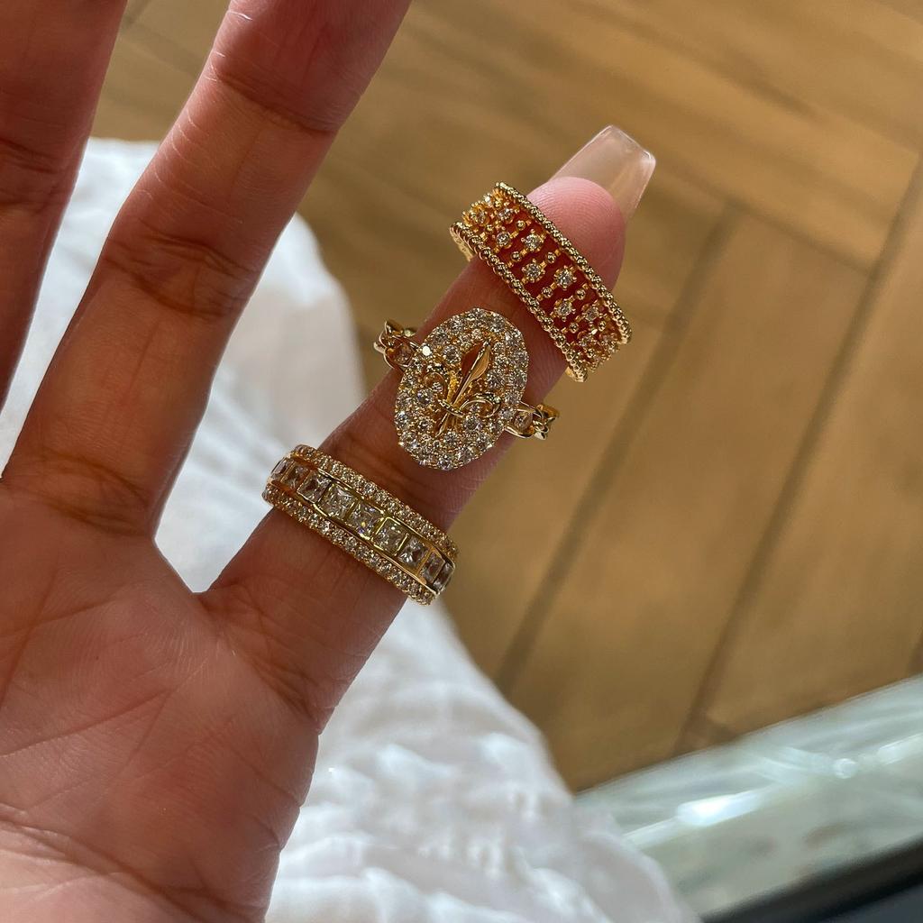 Medieval old money wind gold flash diamond ring women's light luxury temperament stacking wearing niche high-end ring index finger ring accessories