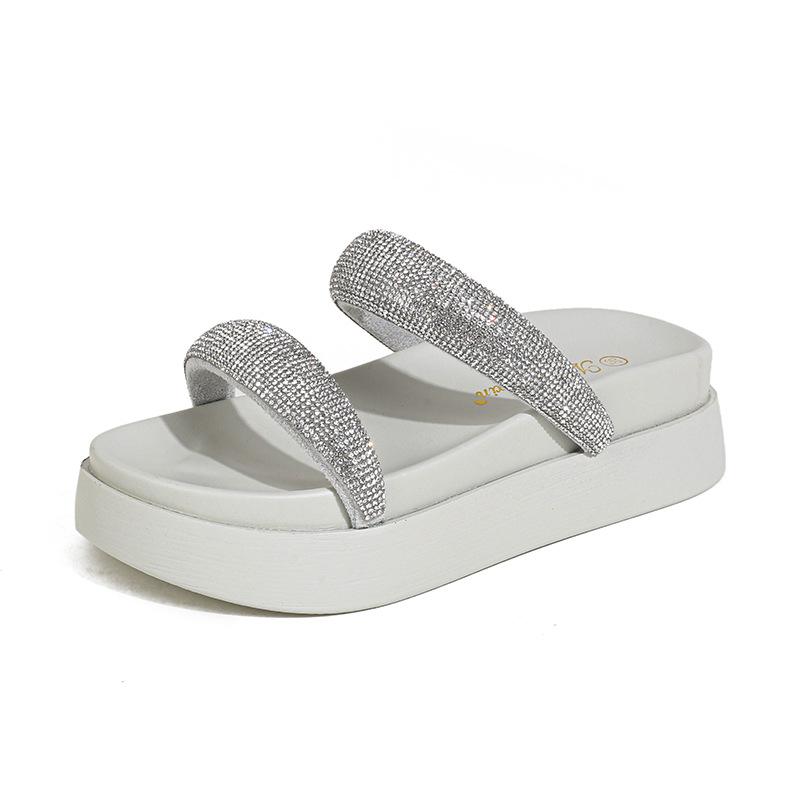 Muffin Thick Bottom Two Horizontal Diamond Belt Outside Wearing Cool Slippers Women's 2025 Summer New Korean Version Fashion Casual One-word Drag