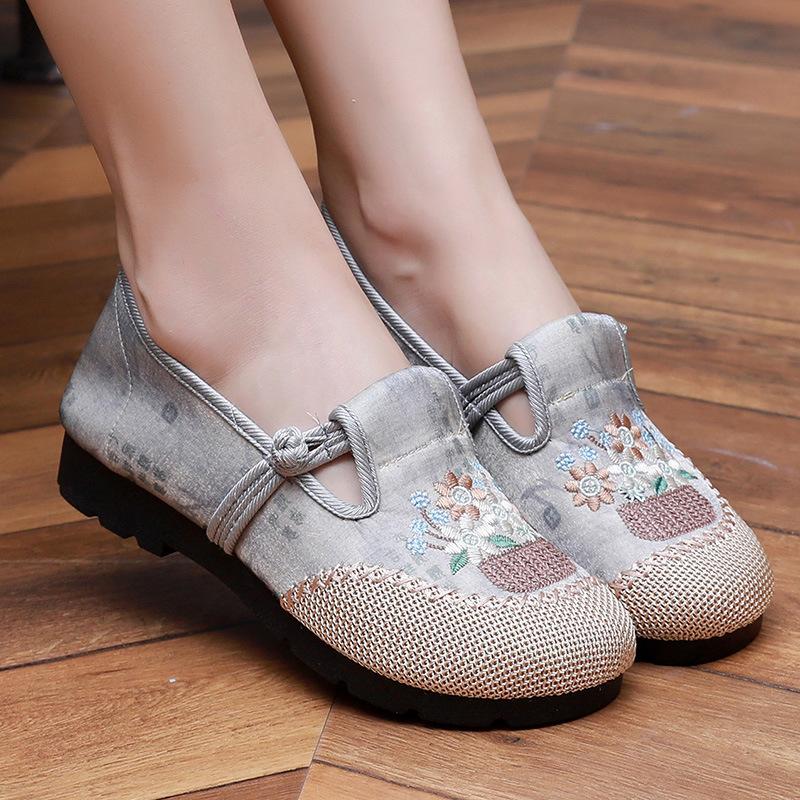 ****** and Autumn new old ******* cloth shoes women's single shoes embroidered shoes s**t sole non-slip comfortable mother shoes