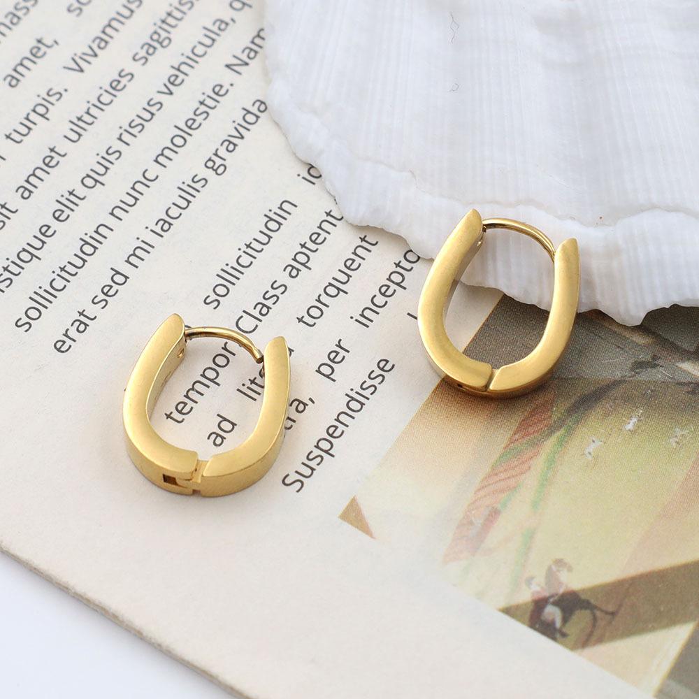 Stylish And Simple 18K Gold Oval Earrings, High-End Niche Titanium Steel Smooth U-Shaped Earrings For Women