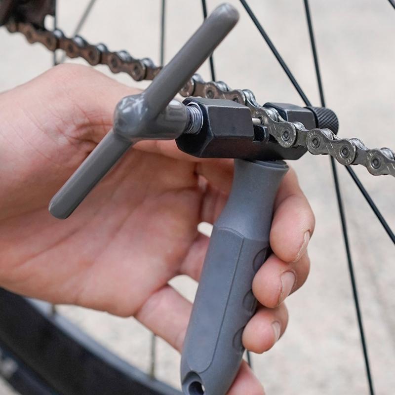 Mountain Bike Chains Extractor Cutter Device Bicycles Chain Pin Remover Bicycles Chains Remove and Install Tool Enduring