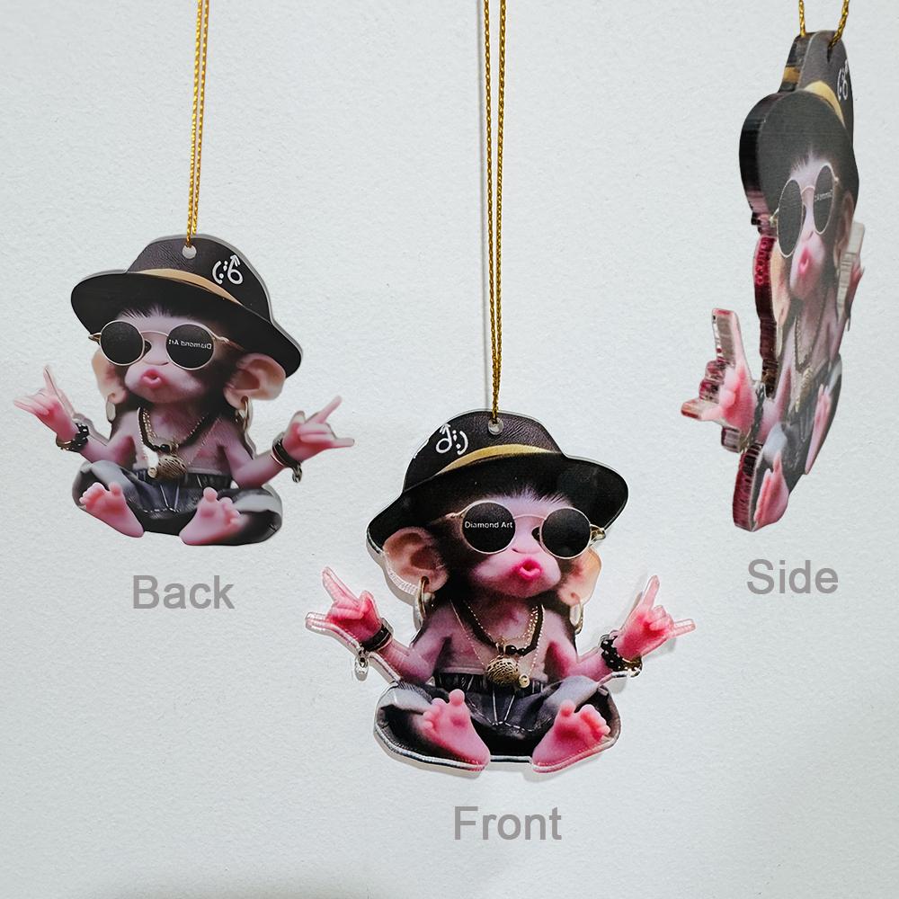 Pandantiv de mașină Maimuță cu glugă 2D plat acrilic este pentru decorațiuni de sărbători, Ziua Îndrăgostiților și Crăciun, și este un cadou pentru cupluri, case și accesorii