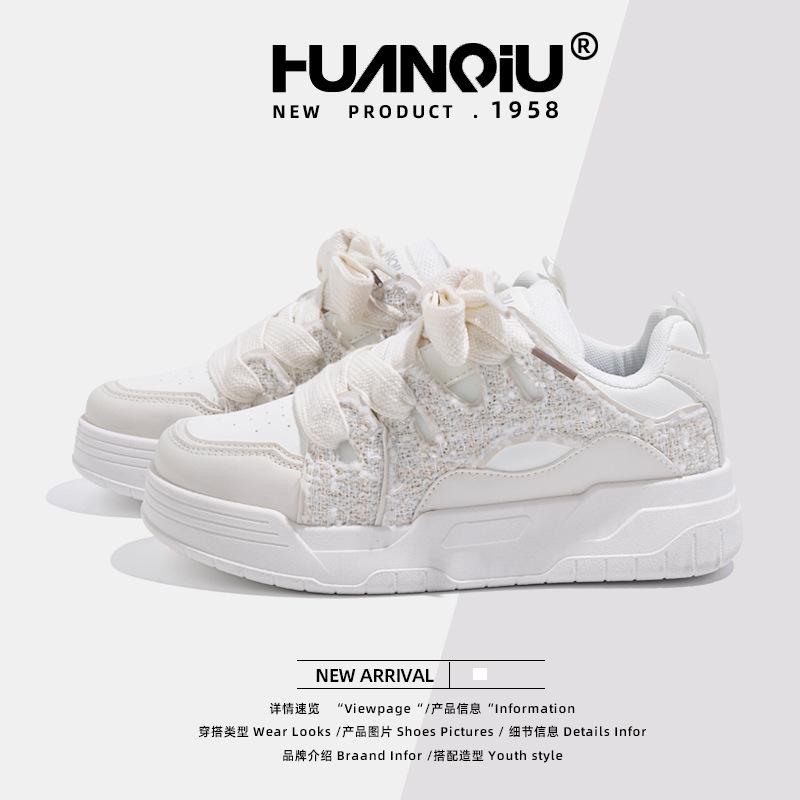 Globale bequeme und leichte kleine weiße Schuhe mit dicker Sohle für Damen 2025 Frühling neue vielseitige, höhenverstärkende Trend-Board-Schuhe ZHQ68001