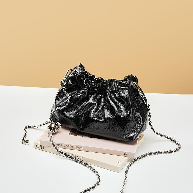 Cloud pleated bag oil wax leather chain leather shoulder bag commuter high sense fashion versatile women's messenger bag