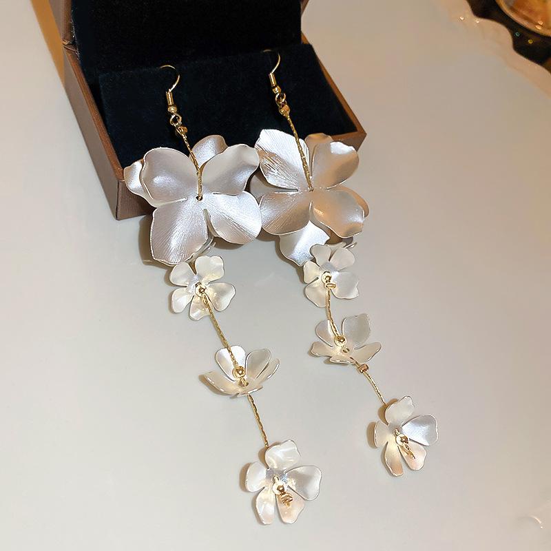 GemChic Damen-Ohrringe, Blume, Super-Fee, lange Quaste, Ohrbügel, Nische, leicht, luxuriös, Tropfenohrringe, Schmuckgeschenk für Geburtstag und Weihnachten