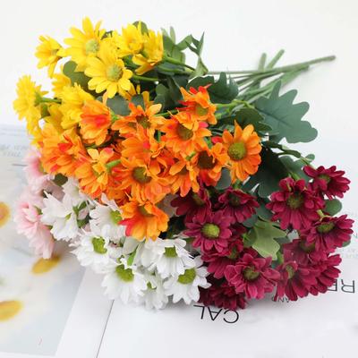 Decoração de casa – Flores e coroas artificiais