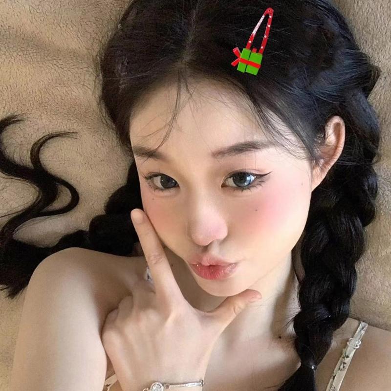 Lovely Christmas Hair Clip Sequined Nonslip Strong Clip Santa/Tree Decors For Christmas Holiday Hair Styling Accessories