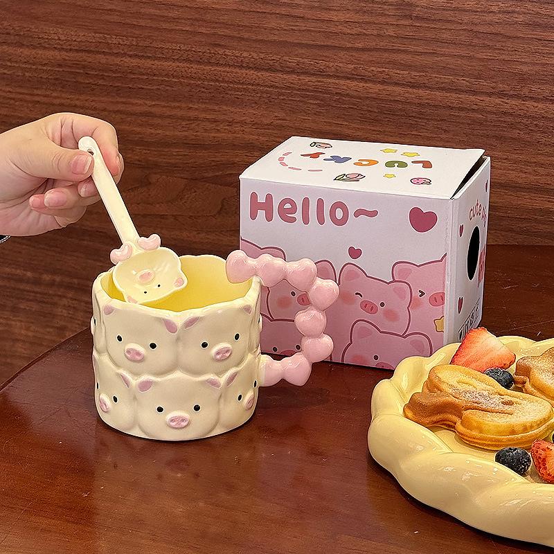 

Милая мультяшная керамическая кружка с поросенком для мальчика и девочки, с хорошим внешним видом, чашка для питья воды, офисная кофейная чашка, подарок на день рождения 380ML