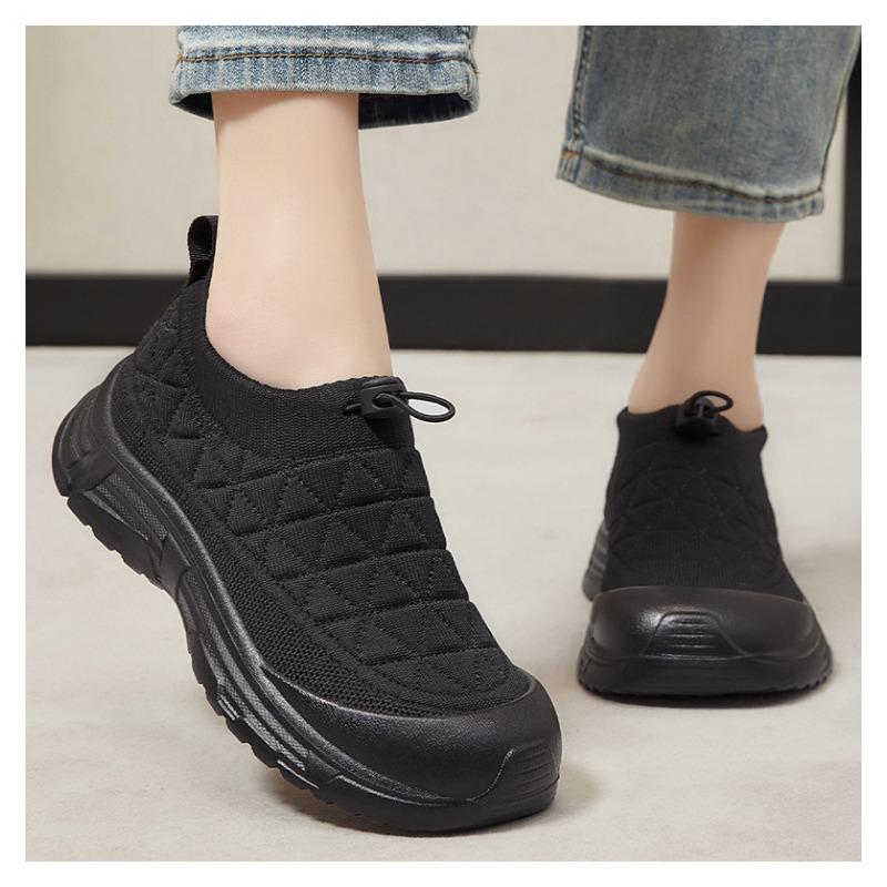 Women's Spring Soft-Soled Comfortable Slip-On Casual Shoes, Traditional Cloth Style Fashionable Senior Footwear.