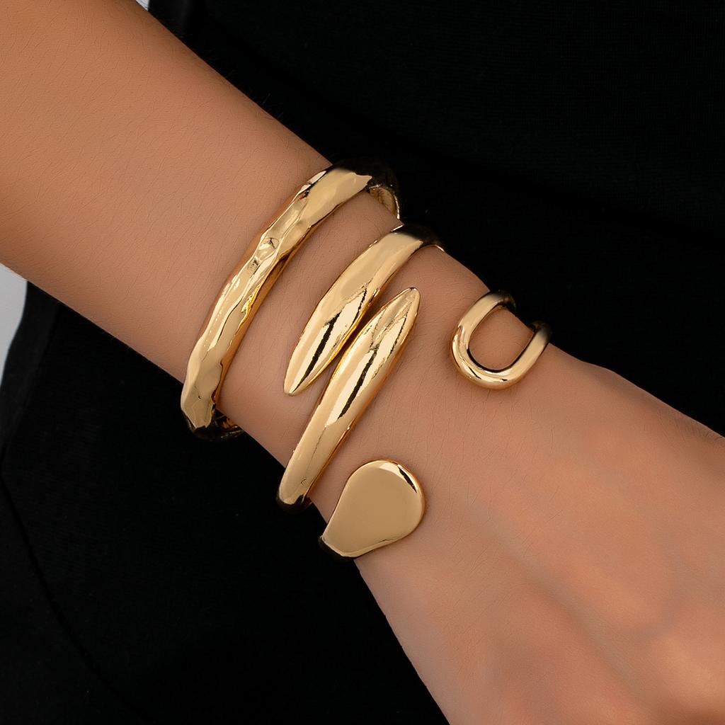 New New Temperament Glossy C-shaped Bracelet Versatile Bracelet