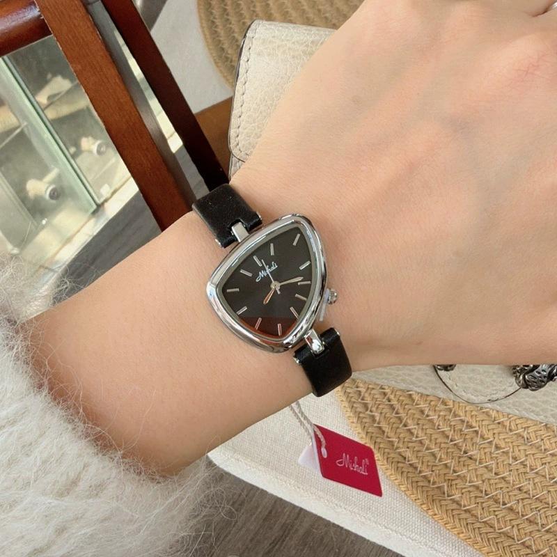 Copper Shell Niche Design Sense Irregular Triangular Women'S Watch Simple Fashion Quartz Watch