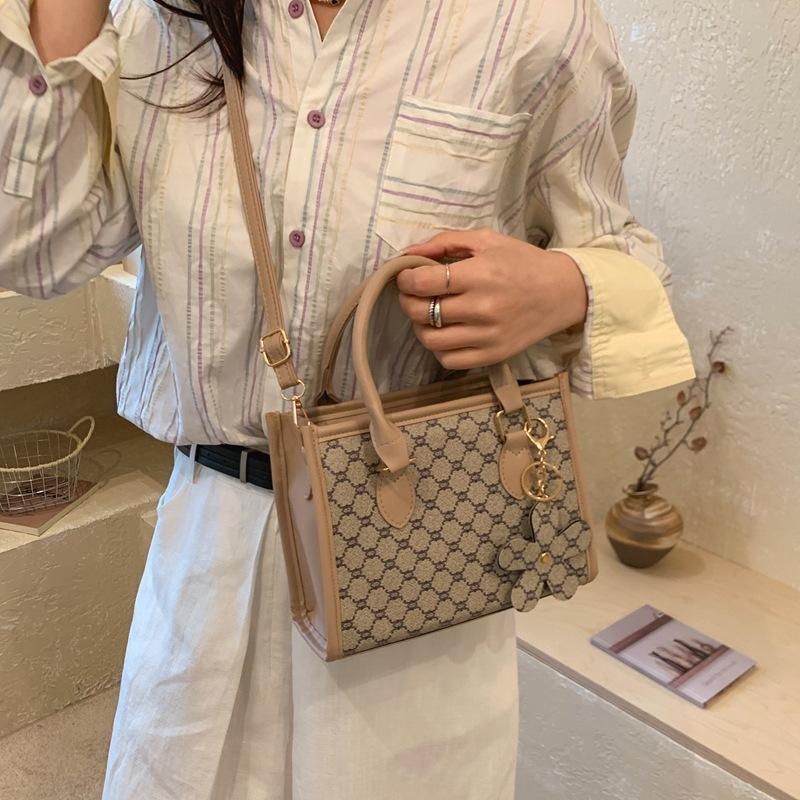 Portable Water Bucket Bag - Fashionable and Versatile Printed Texture Shoulder Bag with A Crossbody Strap