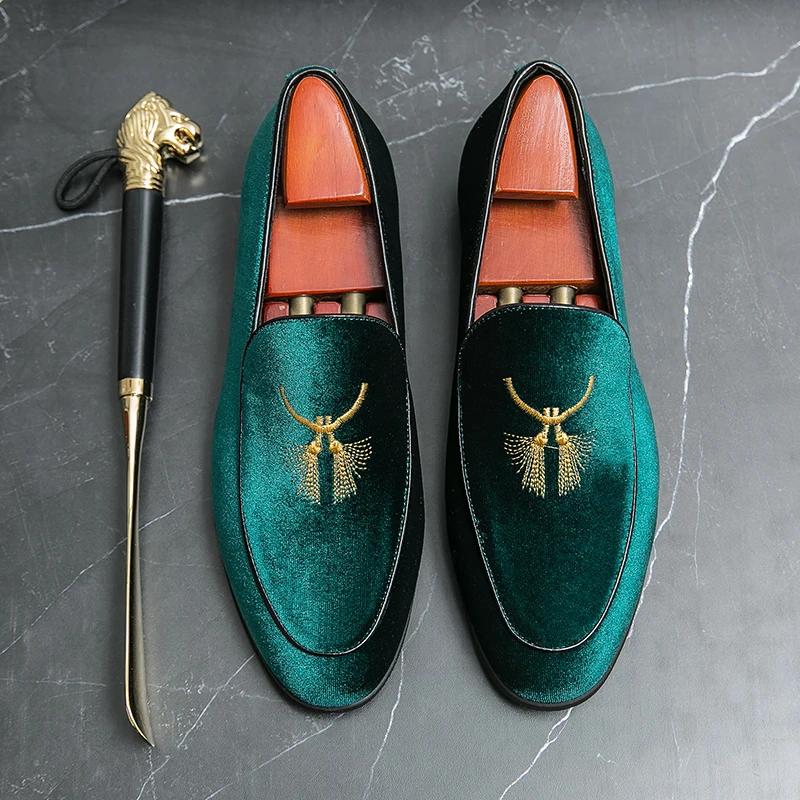 Mens Shoes Designer Trend Velvet Embroidery Leather Driving Shoes for Men Formal Wedding Prom Dress Shoes Men