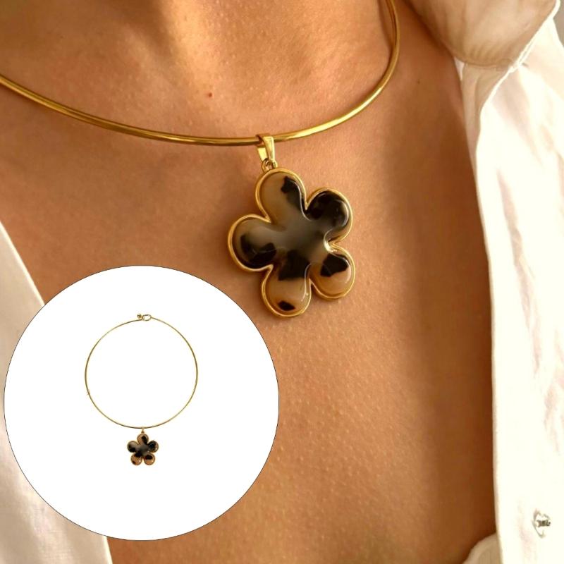 Stylish Leopard Print Acrylic Pendant Necklace Heart/Flower Charm Neckchain Lightweight Trendy Jewelry Gift