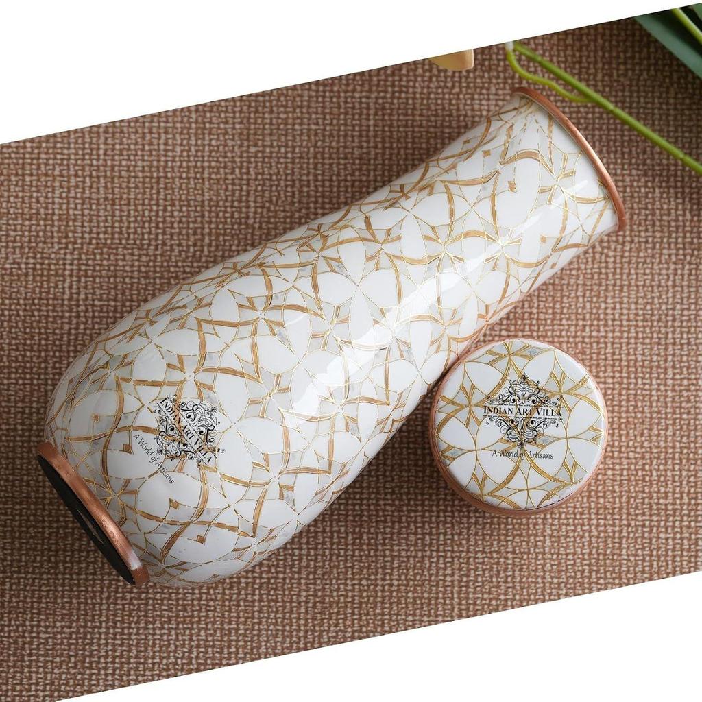 Kupfergoldener Blockdruck Schlafzimmerflasche – Designer-Trinkgeschirr, Stilvolle Kupfer-Wasserflasche für den Heimgebrauch, Volumen – 1500 ml