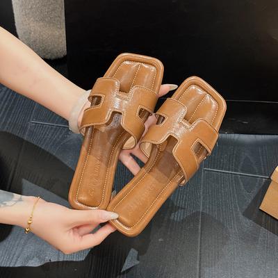 Moda praia plana plana plana macia chinelos de couro para mulheres usarem 2025 tamanho grande verão padrão ovelha chinelos legais para mulheres
