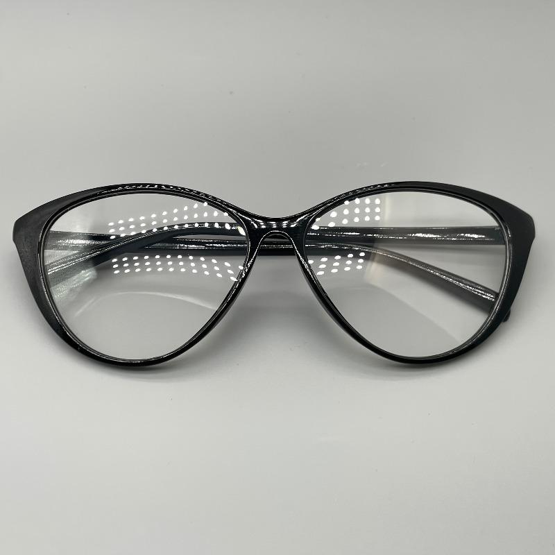 

Minimalist Square Full Frame Glasses Are Suitable For Daily Wear Fashionable Glasses For Both Men And Women