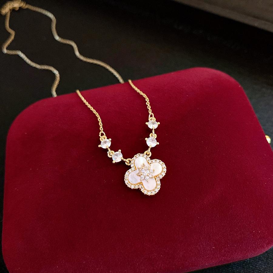 Korean exquisite zircon flower necklace collarbone chain women s versatile necklace design sense niche