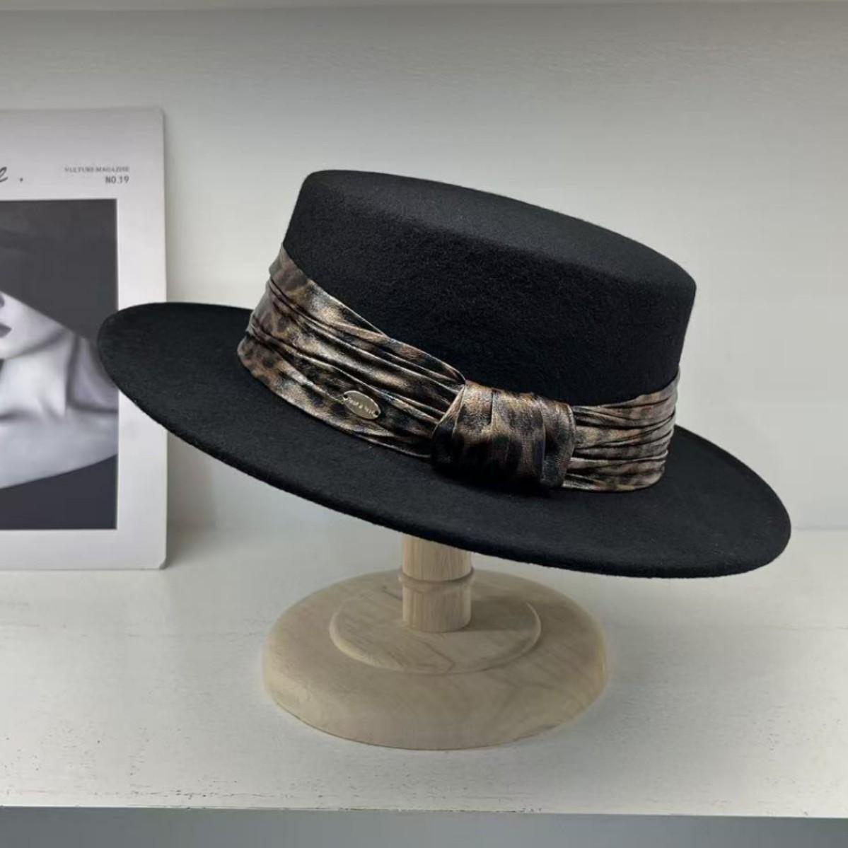 

Celebrity style high-end light luxury Australian wool wool hat women s small brim French top hat autumn and winter shopping flat hat M（55-58cm） чёрный