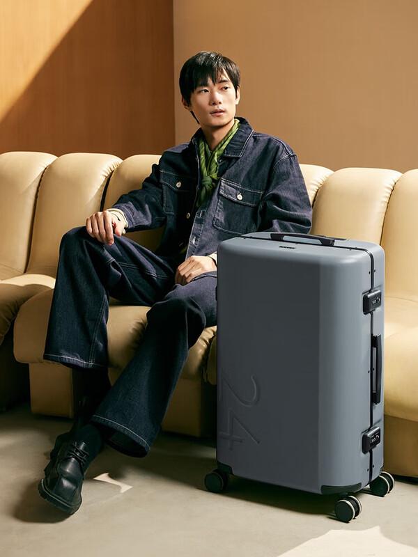 

OIWAS PC Hardside Spinner Carry-On Luggage