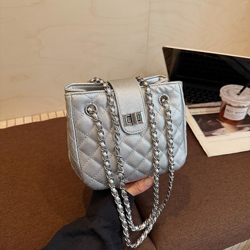 Fashion rhombus chain small bag women's new high-end versatile shoulder messenger bag commuter bag