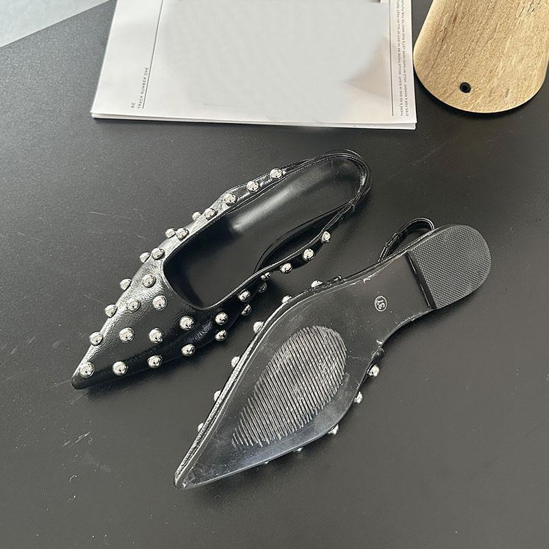Mode Neue Mode Spitz zulaufende Damen flache Sandalen zum Hineinschlüpfen Damenschuhe für den flachen Fuß Metallniete Damensandalen Schuhe Große Größe 43