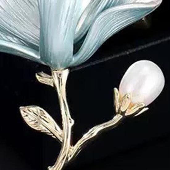 Magnolia Flower Brooch Zinc Alloy Faux Pearl Flower Lapel Pin Sweater Cardigan Coat Business Suit Decoration Men Women Clothing Accessories