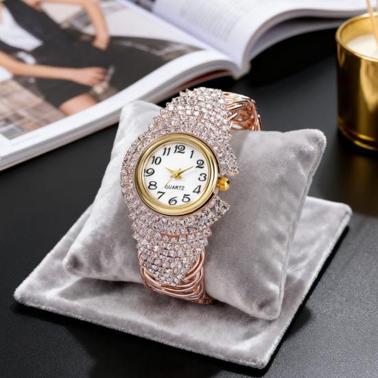 Women Quartz Watch Round Dial Analog Watch with Alloy Strap Ladies Rhinestone Wristwatch for Casual Wear Parties Offices Dates