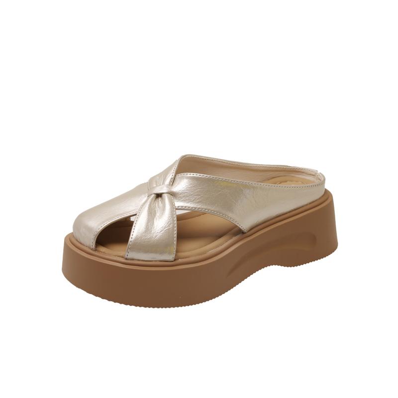 

Тапочки Женские Летняя Обувь Телесные Тапочки Роскошные Шлепанцы Низкая Платформа 2025 Дизайнерские Резиновые Мягкие Римские Модные Тапочки 35 шампанского