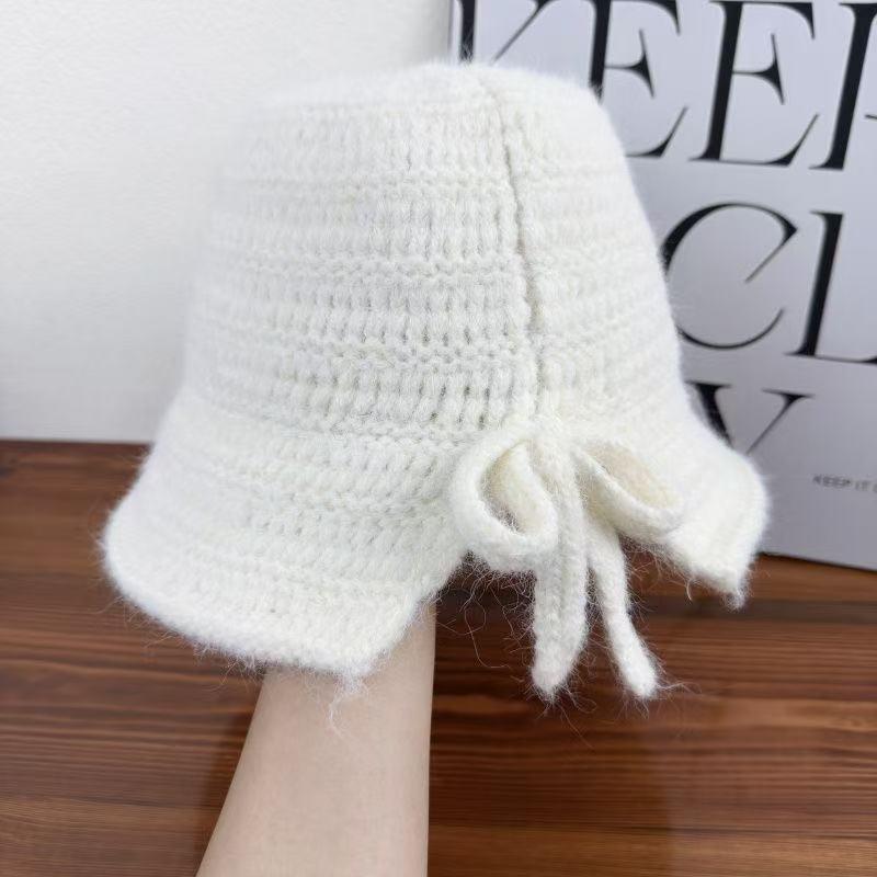 

Женская зимняя вязаная шапка-рыбак с бантом и защитой ушей - Шапка-бини, шляпа-ведро, стройнящая лицо (2025 Новый) One Size молочный белый