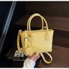 Fashion Trend Handbag Women's Summer New Messenger Bag Women's Commuting Simple and Versatile Casual Shoulder Bag