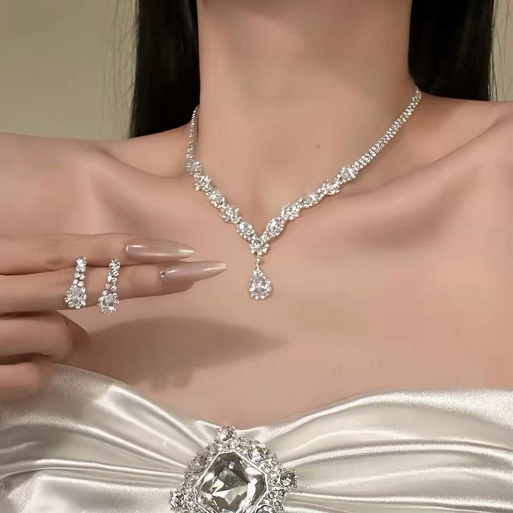 Elegant Waterdrop Diamond Tassel Necklace and Earrings Set for Women
