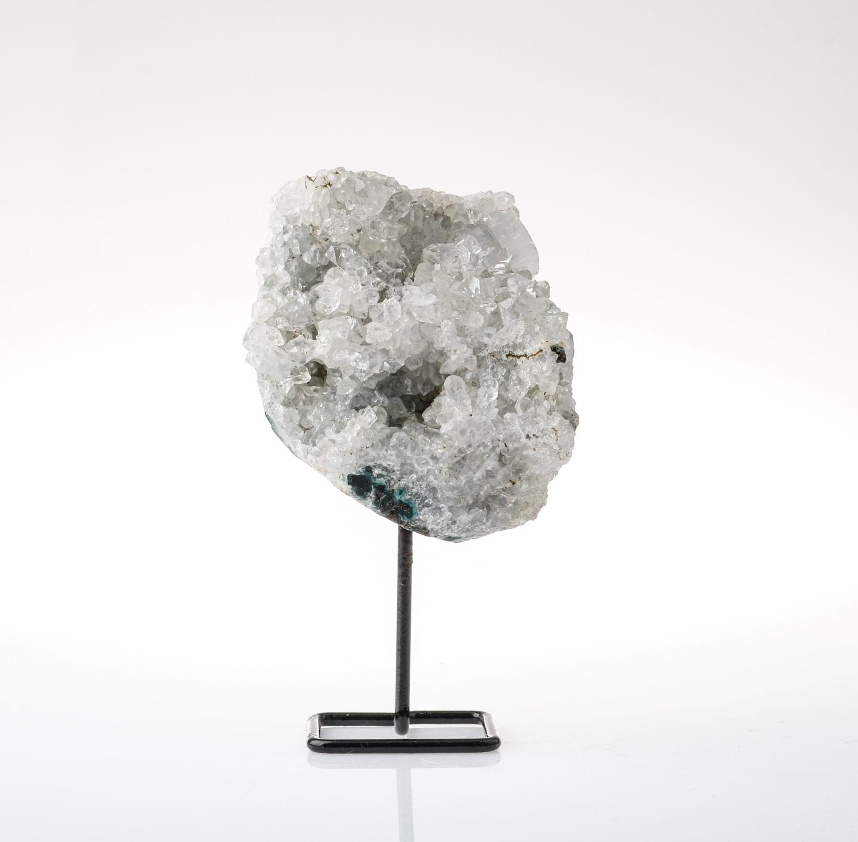 

Камень необработанной массы с ножкой из кристаллического кварца (7-10 см высота)