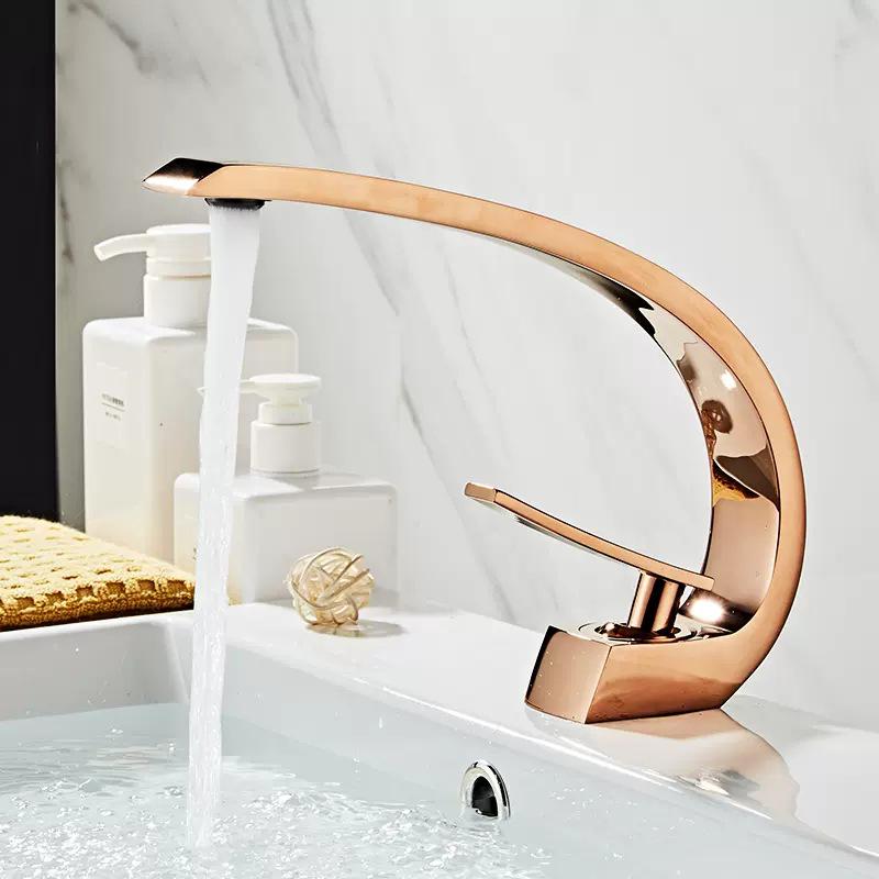 Robinet de lavabo de salle de bain en laiton canon de fusil avec robinet chaud et froid pour lavabos et plans de travail.