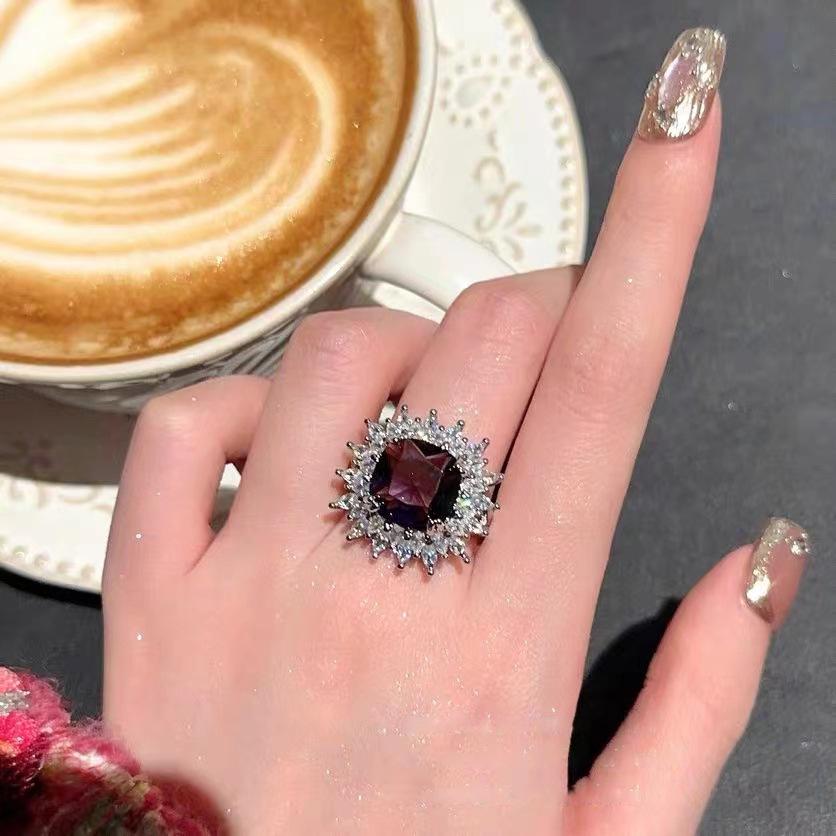 

Douyin High-End Blue Zircon Ring for Women - Luxurious Brilliant Jewelry Design