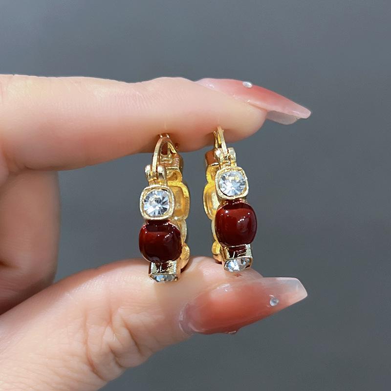 Cercei Ancola Roșu Argintiu Geometrici cu Picătură de Ulei - Modă Retro Manșete de Urechi High-End pentru Femei