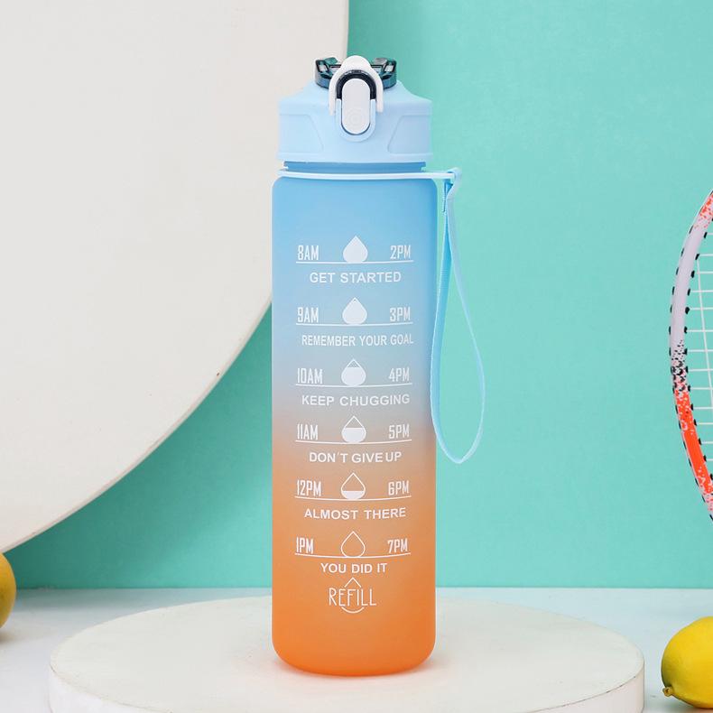 Matná sportovní láhev na vodu s gradientem barev a držadlem, 750 ml přenosný fitness pohár se slámkou