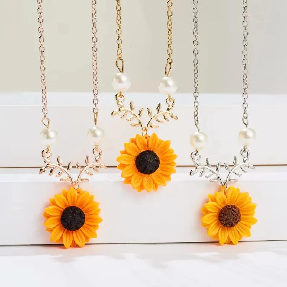1 Pcs Pearl New Creative Sunflower Pendant Necklaces Vintage Fashion Daily Jewelry Temperament Cute Sweater Necklaces for Women