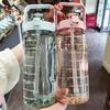 2L Strohhalm-Wasserflasche Große Kapazität Kunststoff-Wasserbecher Tragbare Trinkflasche mit Zeitmarkierung für Outdoor-Sport-Fitness