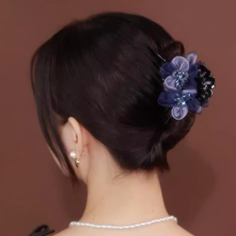 Vintage Blue Flower Shark Hair Clip for Women - Elegant and Fashionable Headdress
