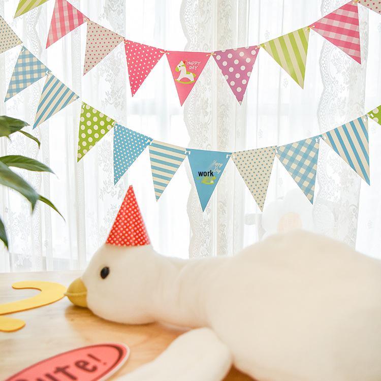 Wimpelkette für Kindergeburtstage – ideal für Babys ersten Geburtstag, als Partyhintergrund oder Zeltdekoration beim Camping.