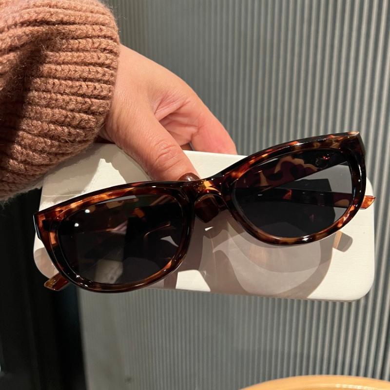 Stylish French-style Cat-eye Sunglasses for Women, Perfect for Creating A Fashionable Look and Providing Sun Protection.