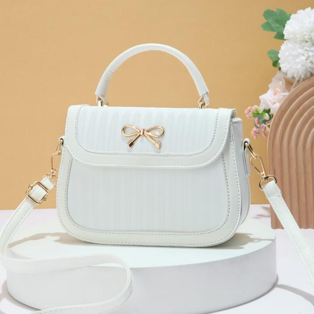 

Eyecatching Color Block Shoulder Bag With Ample Space And Trendy Retro Style European белый