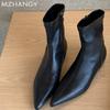 Stivaletti alla caviglia da donna alla moda con tacco a punta Scarpe Moda Inverno Sexy Scarpe in pelle Donna Tendenza 2024 Stivali da neve Eleganti Goth Mujer Stivali